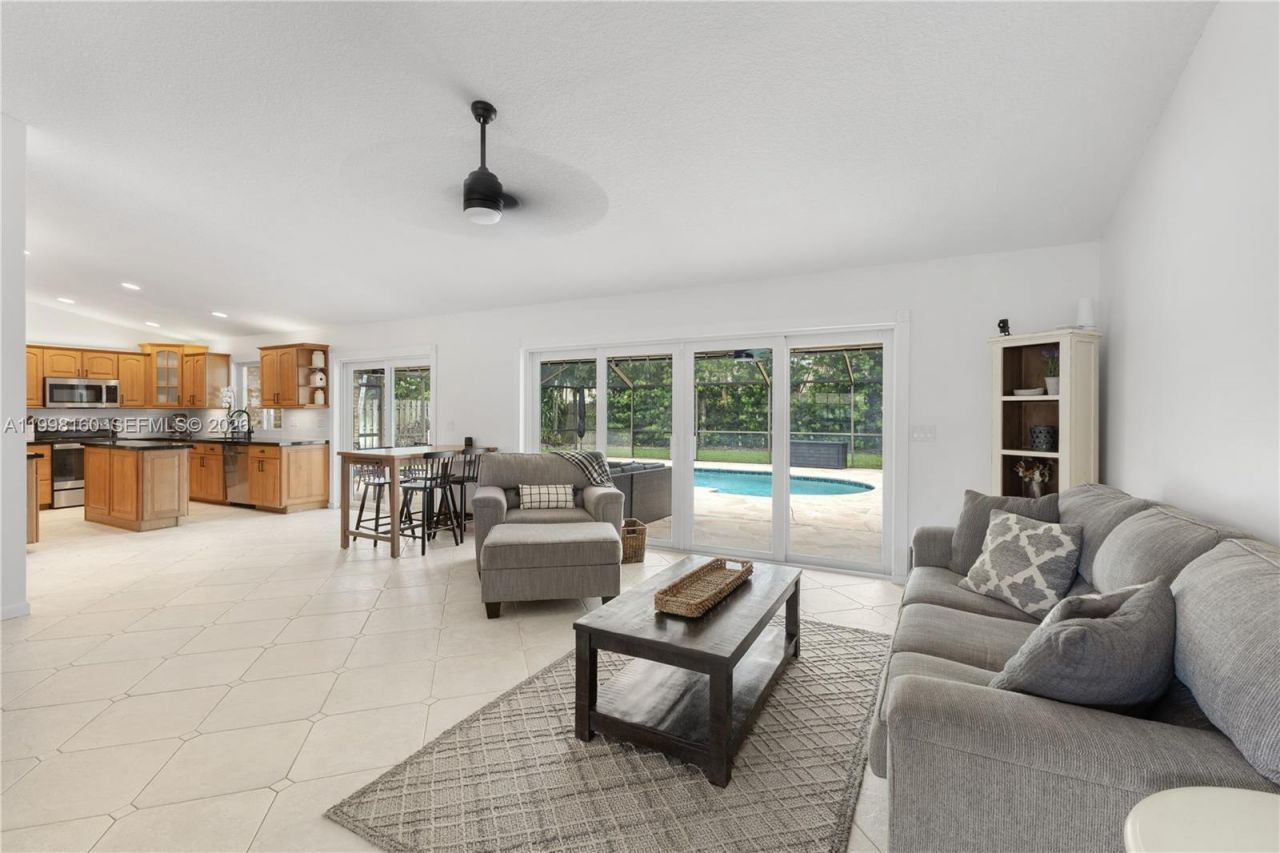 1261 NW 95th Ave, Plantation, FL 33322 Photo