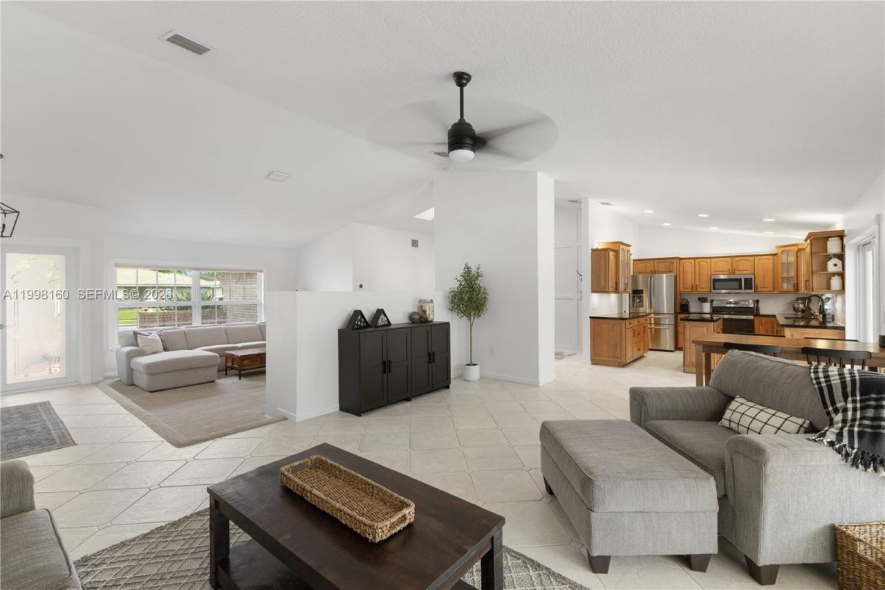 1261 NW 95th Ave, Plantation, FL 33322 Photo