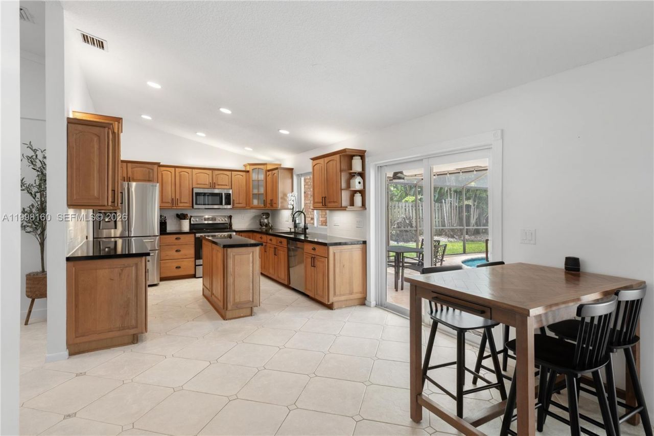 1261 NW 95th Ave, Plantation, FL 33322 Photo