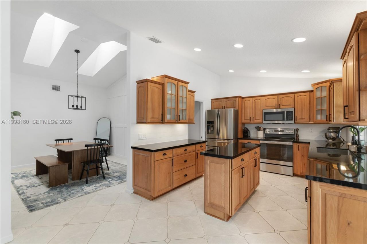 1261 NW 95th Ave, Plantation, FL 33322 Photo