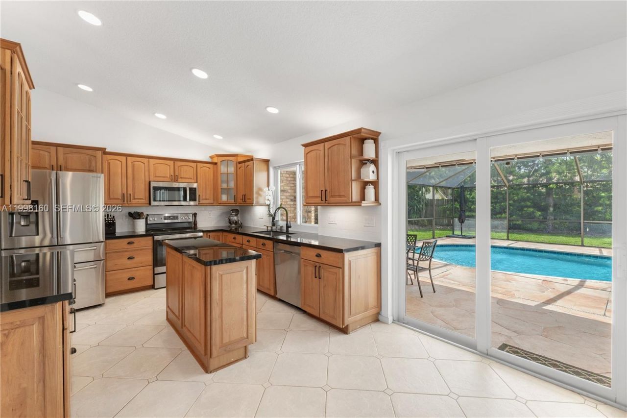 1261 NW 95th Ave, Plantation, FL 33322 Photo