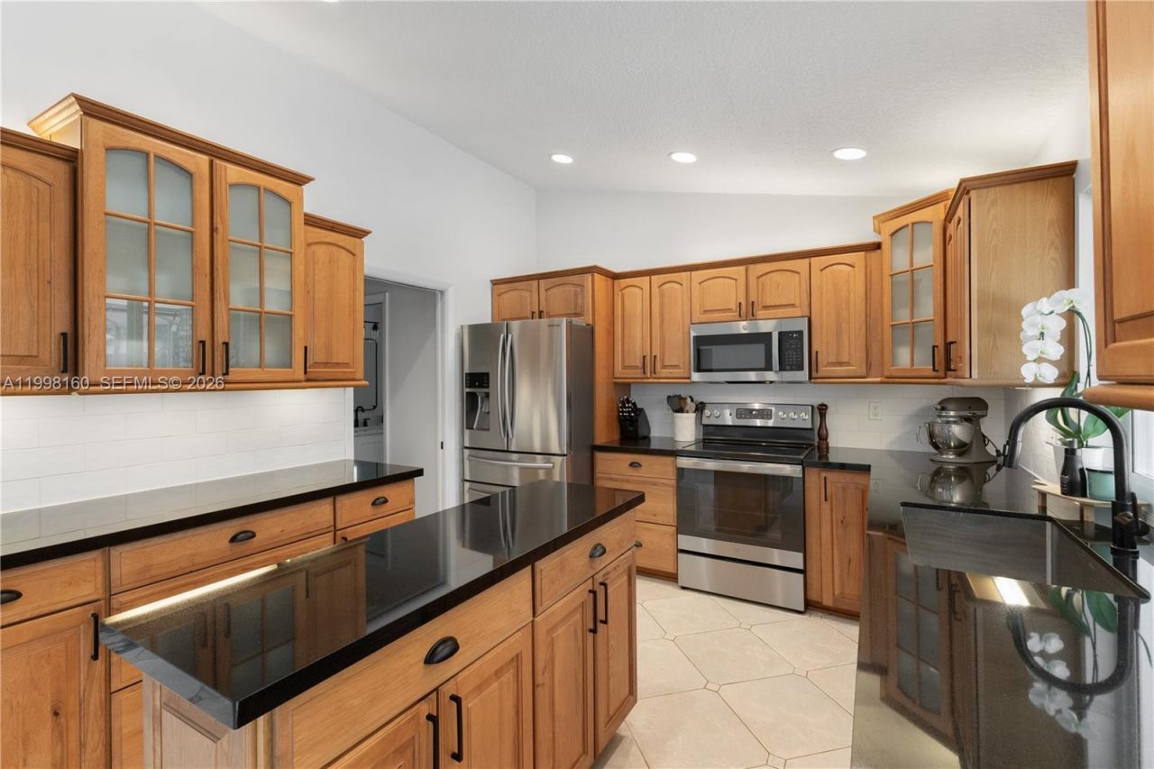 1261 NW 95th Ave, Plantation, FL 33322 Photo