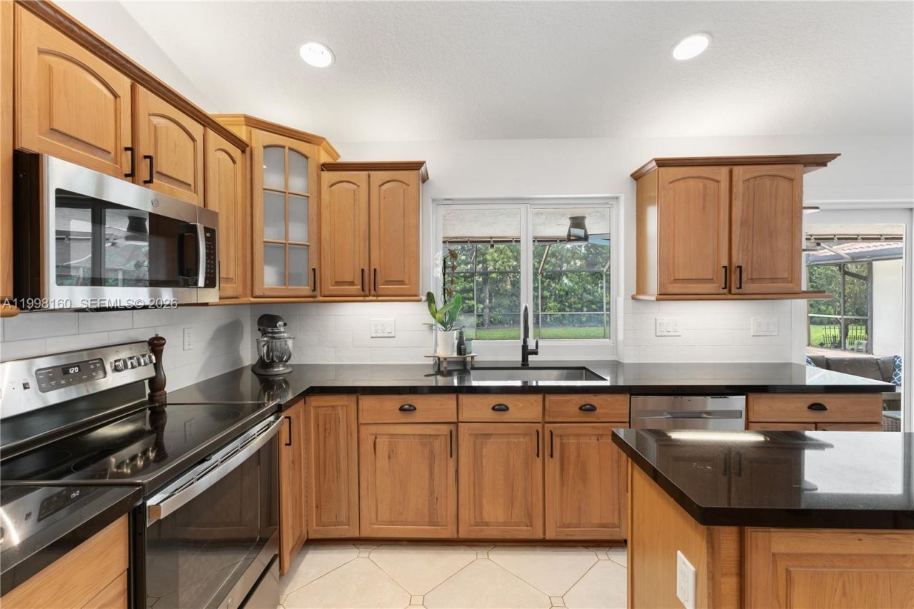 1261 NW 95th Ave, Plantation, FL 33322 Photo