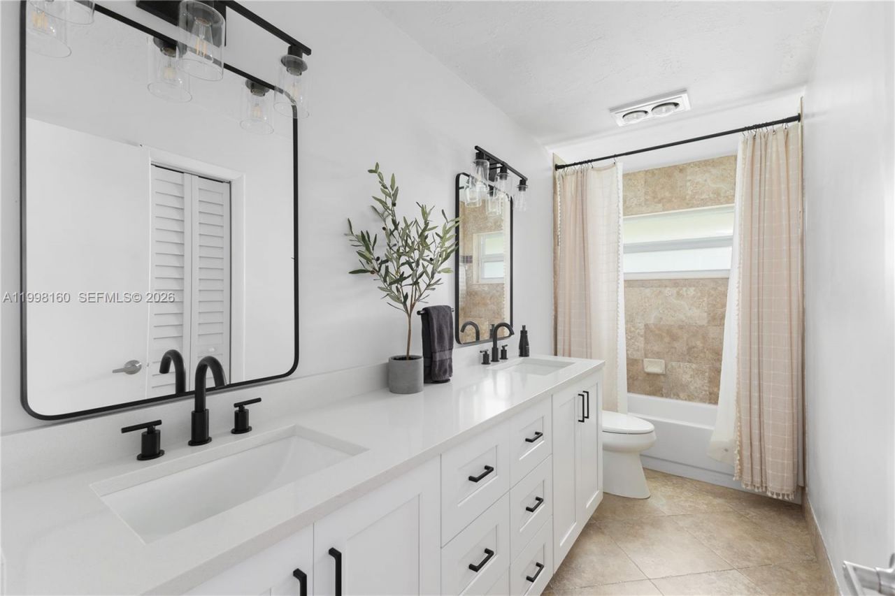 1261 NW 95th Ave, Plantation, FL 33322 Photo