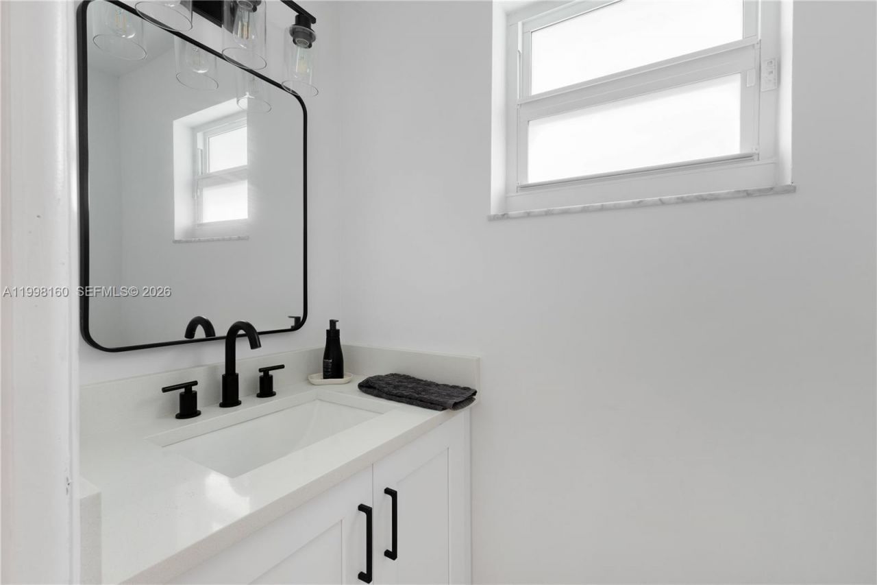 1261 NW 95th Ave, Plantation, FL 33322 Photo