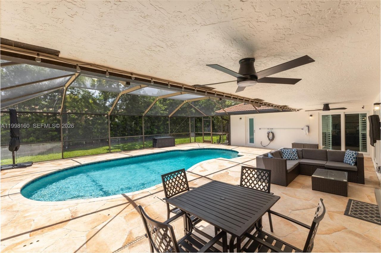 1261 NW 95th Ave, Plantation, FL 33322 Photo