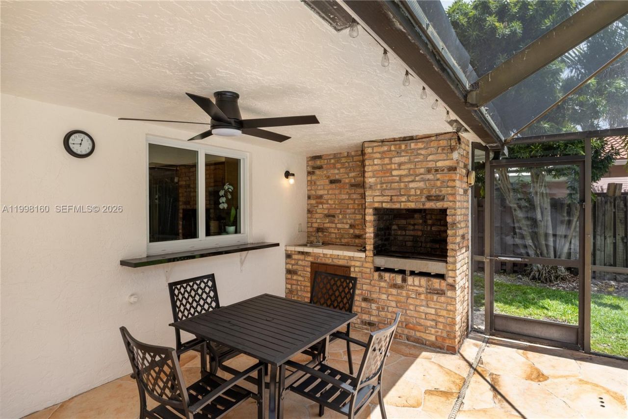 1261 NW 95th Ave, Plantation, FL 33322 Photo