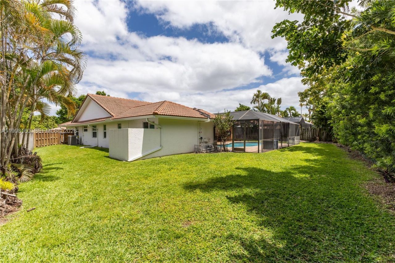 1261 NW 95th Ave, Plantation, FL 33322 Photo