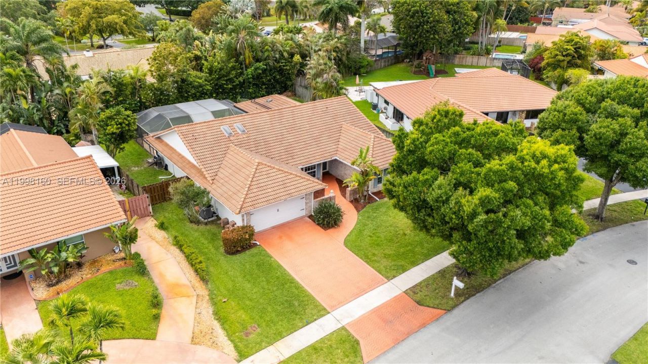 1261 NW 95th Ave, Plantation, FL 33322 Photo