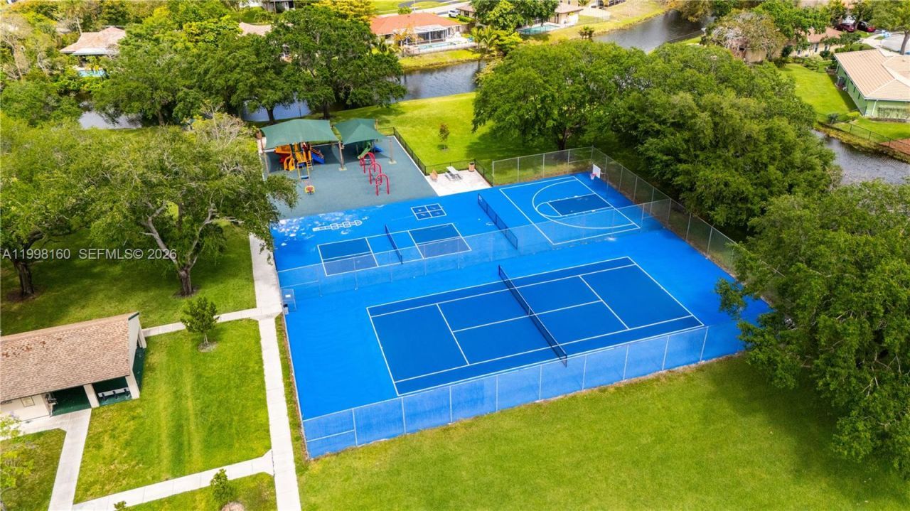 1261 NW 95th Ave, Plantation, FL 33322 Photo