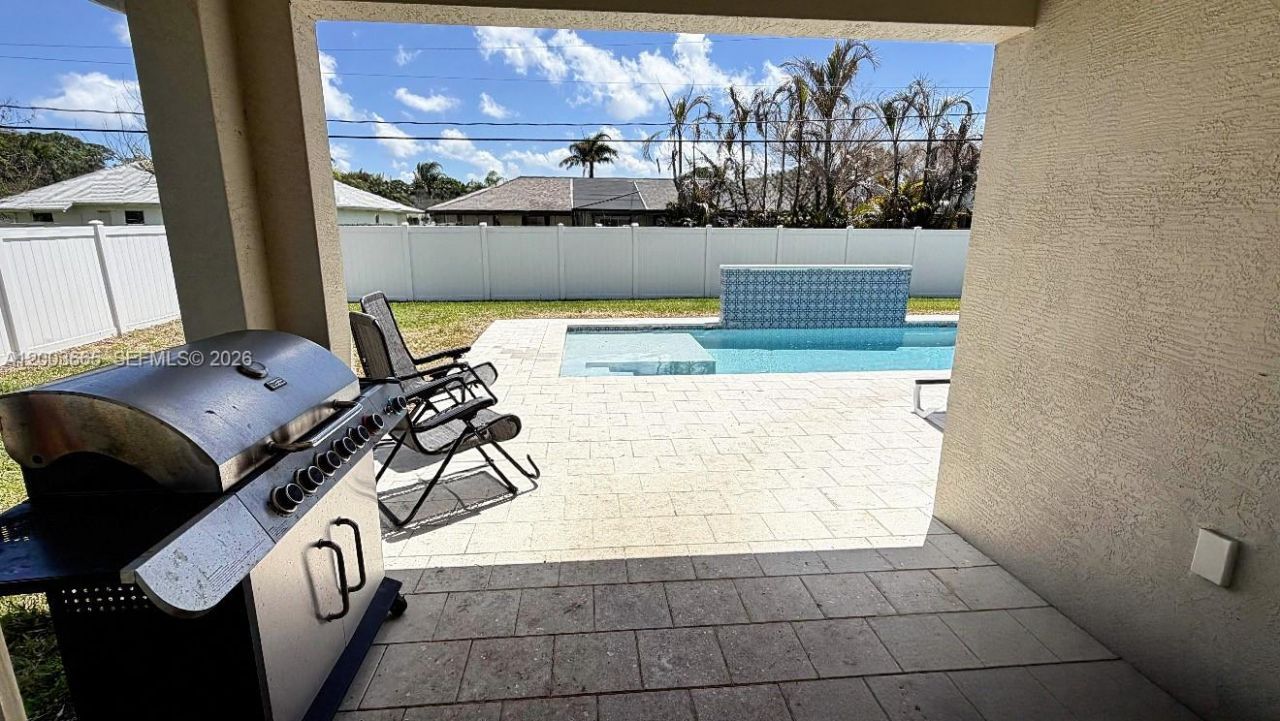 2402 SE Gillette Ave, Port Saint Lucie, FL 34952 Photo