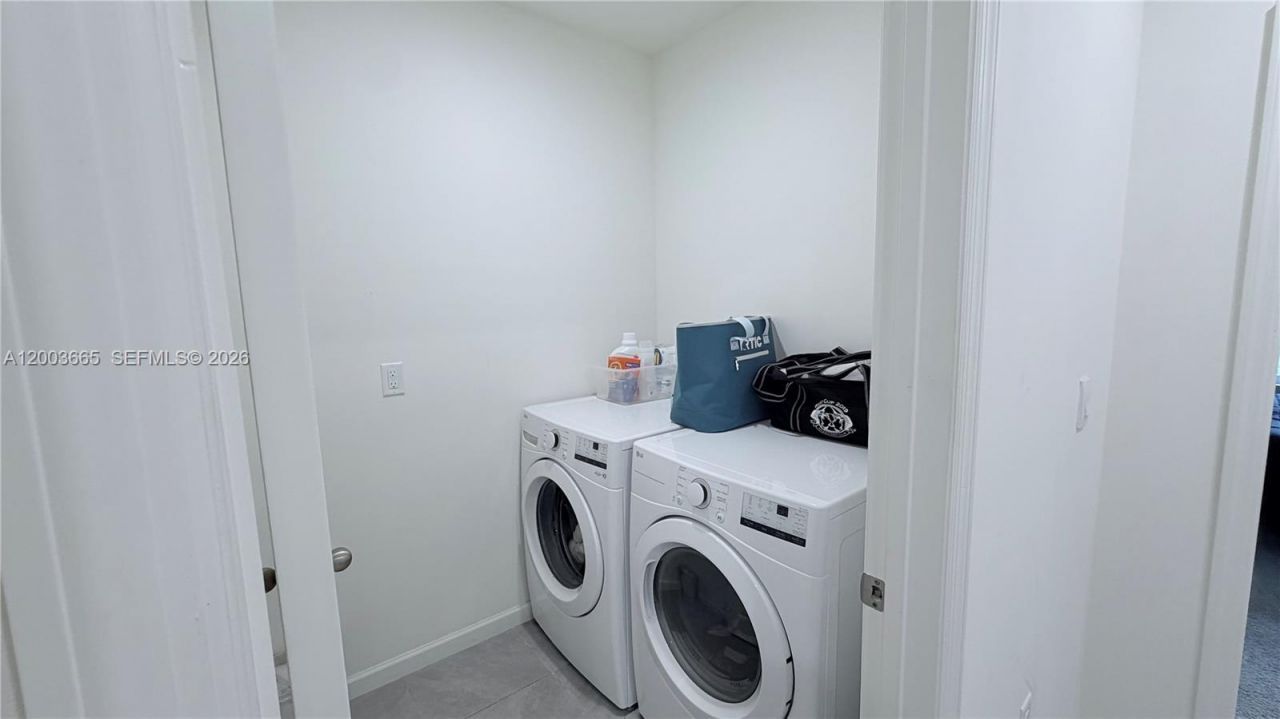 2402 SE Gillette Ave, Port Saint Lucie, FL 34952 Photo