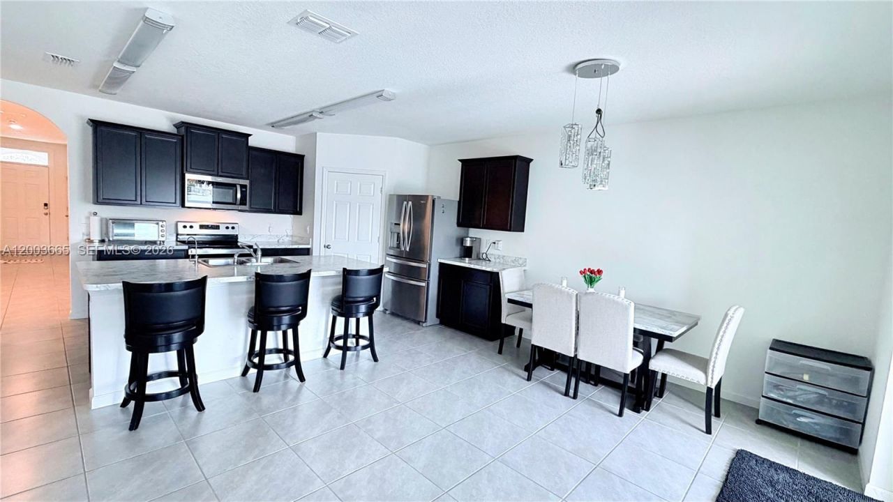 2402 SE Gillette Ave, Port Saint Lucie, FL 34952 Photo