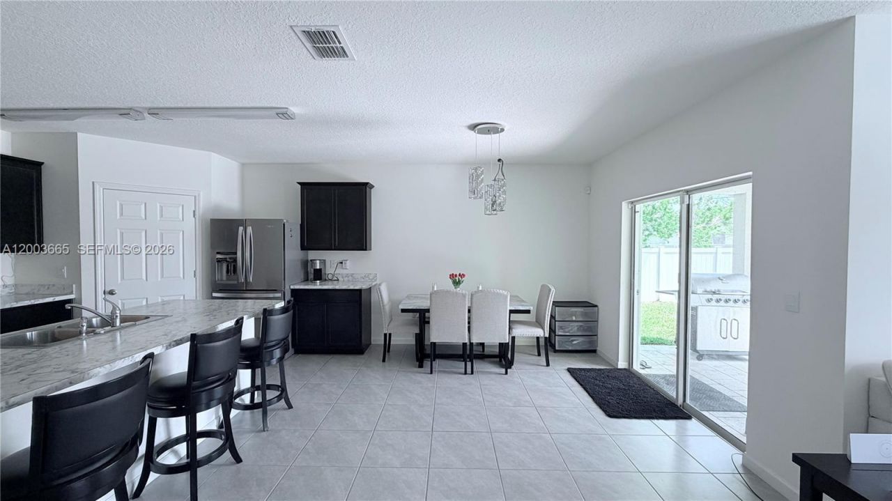 2402 SE Gillette Ave, Port Saint Lucie, FL 34952 Photo