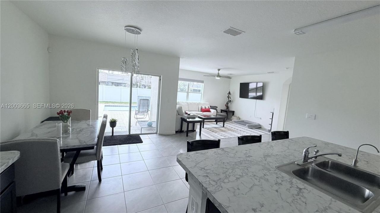 2402 SE Gillette Ave, Port Saint Lucie, FL 34952 Photo