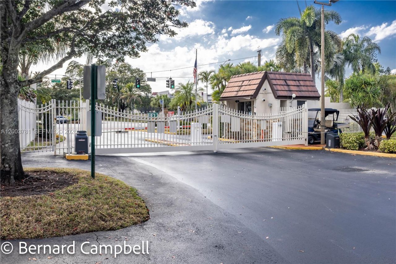 3940 Inverrary Blvd , Unit 403-A, Lauderhill, FL 33319 Photo