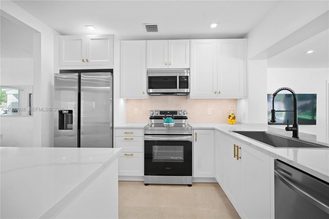 1360 NE 138th St , North Miami, FL 33161 Photo
