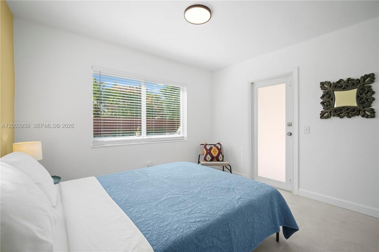 1360 NE 138th St , North Miami, FL 33161 Photo