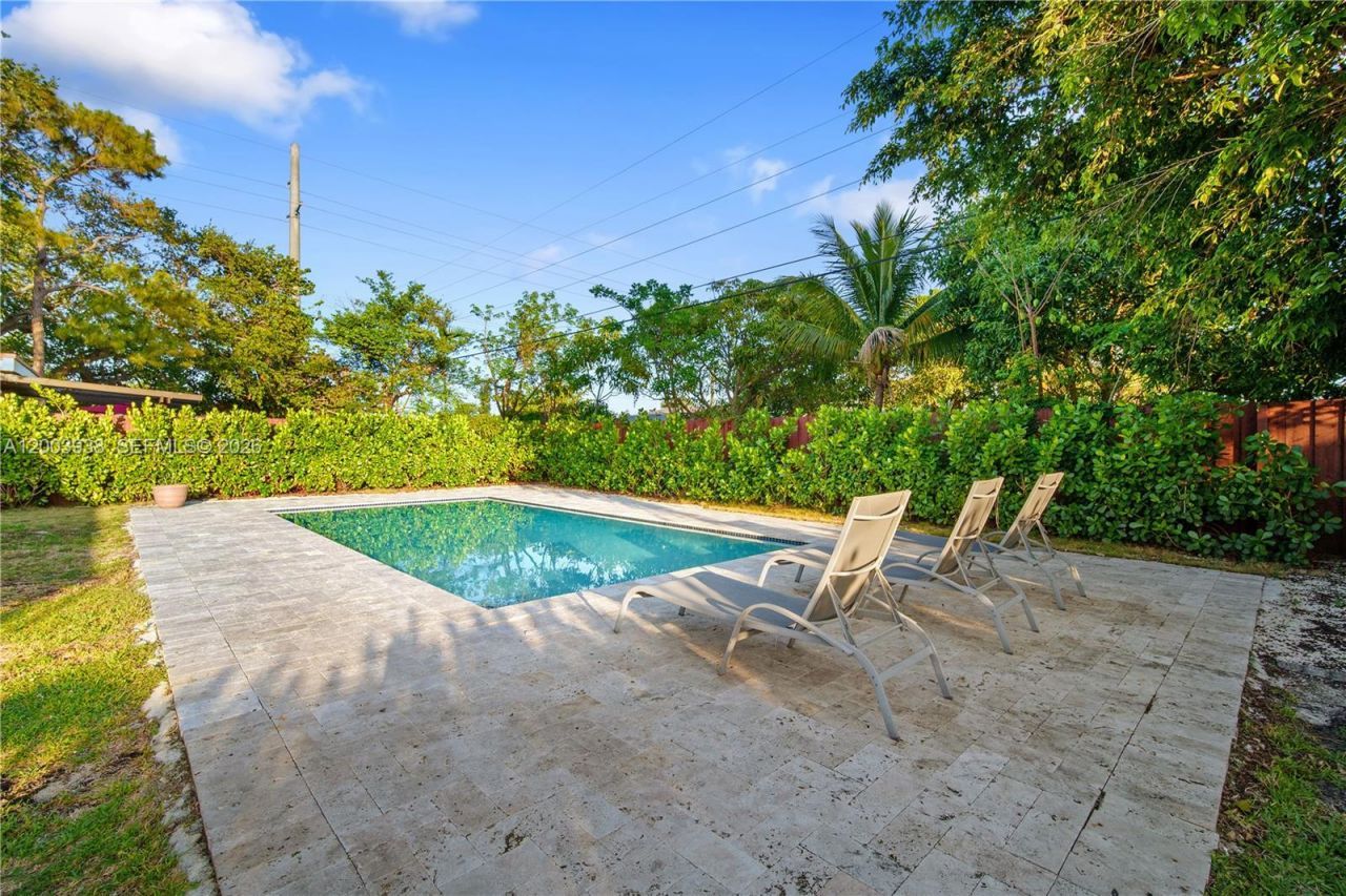 1360 NE 138th St , North Miami, FL 33161 Photo