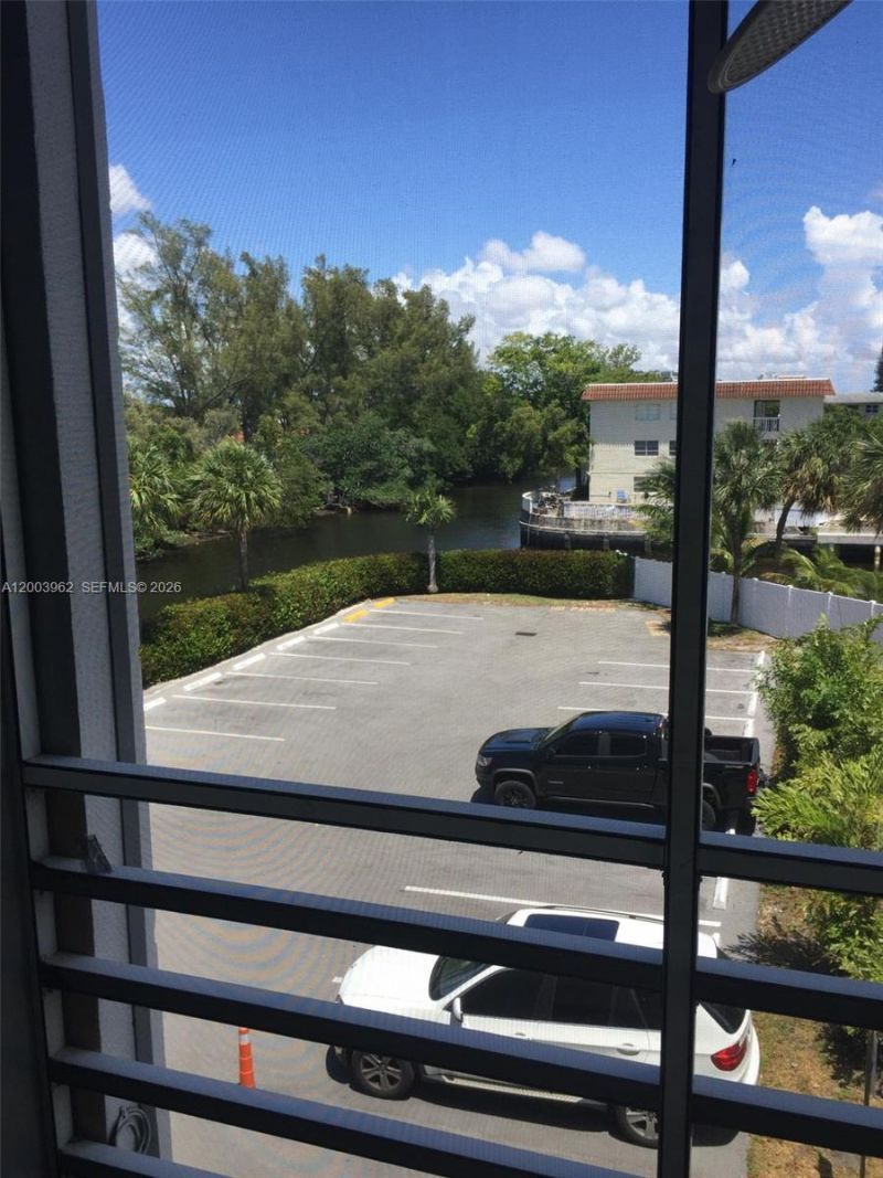 1407 NE 56th St, Unit 301, Fort Lauderdale, FL 33334 Photo