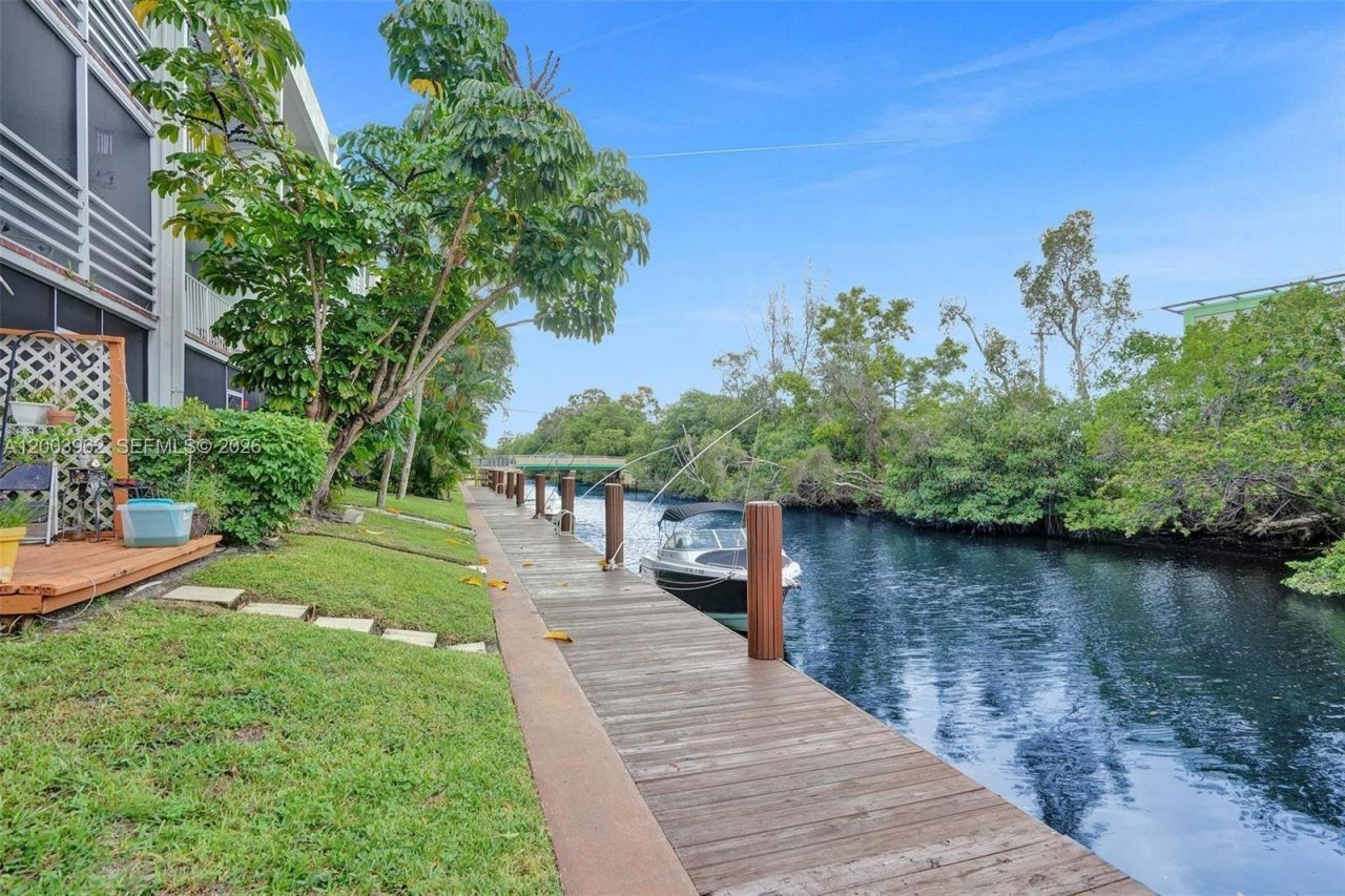 1407 NE 56th St, Unit 301, Fort Lauderdale, FL 33334 Photo