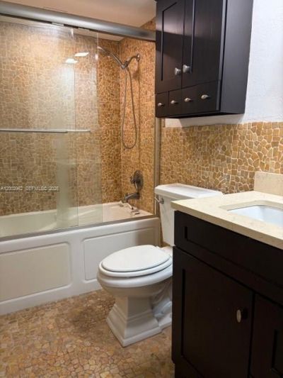 1407 NE 56th St, Unit 301, Fort Lauderdale, FL 33334 Photo