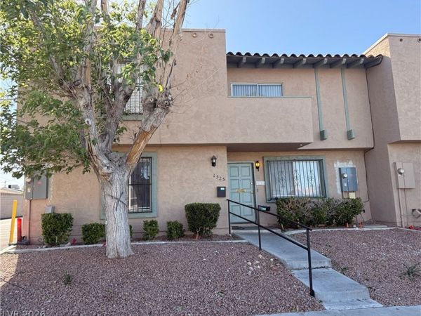 1525 Saylor Way , Las Vegas, NV 89108