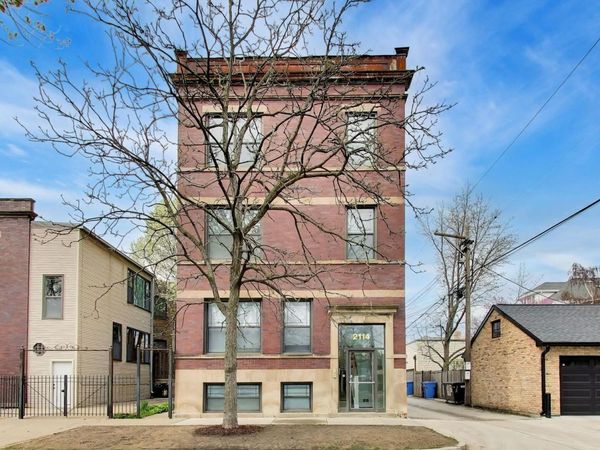 2114 W Byron Street , Unit 1, Chicago, IL 60618
