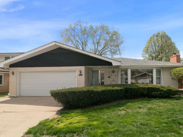 9712 S Kolmar Avenue, Oak Lawn, IL 60453