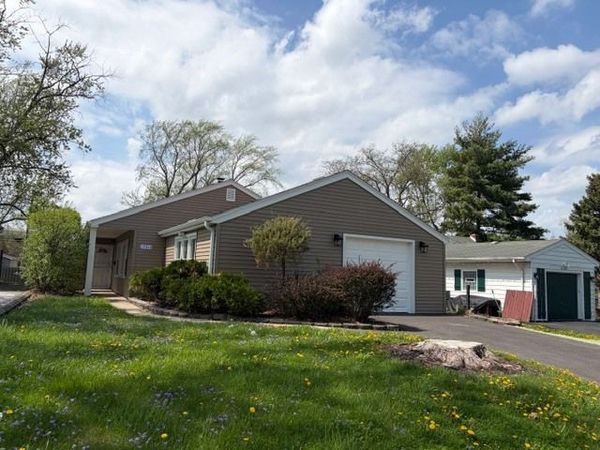 17312 Poe Avenue , Hazel Crest, IL 60429