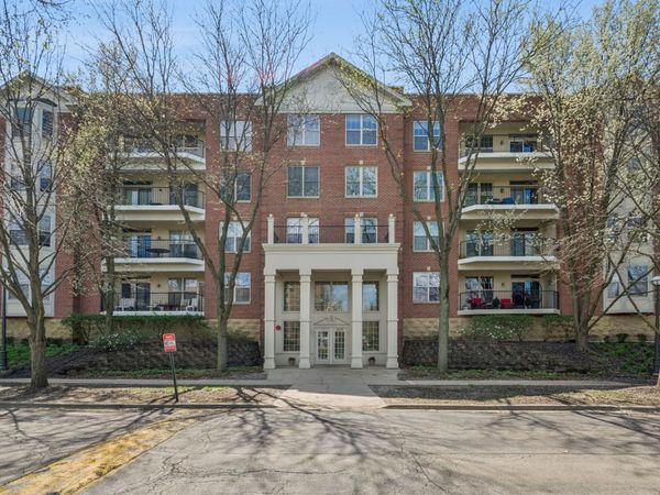3125 Town Square Drive , Unit 405, Rolling Meadows, IL 60008
