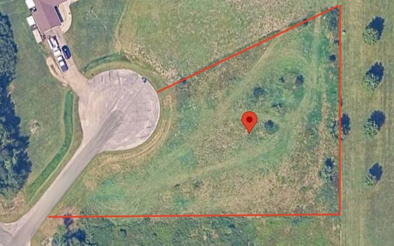 10562 Prairie Turn Court E, Grant Park, IL 60940 Main Photo