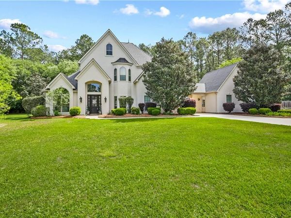 459 CAMDEN PARK Drive, Covington, LA 70435
