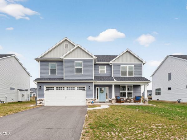 151 Valley Hall Drive, Perrysburg, OH 43551