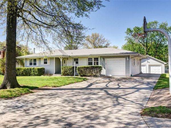 802 N Crow Avenue, Independence, MO 64056