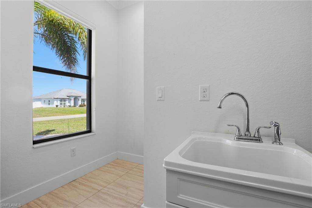 1425 NW 13th Ave, Cape Coral, FL 33993 Photo