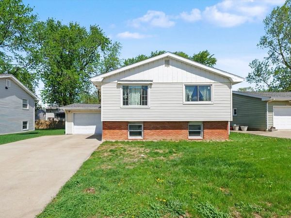 1704 Fort Jesse Road , Normal, IL 61761