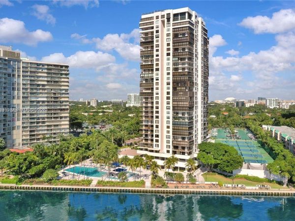 2333 Brickell Ave , Unit 2504, Miami, FL 33129