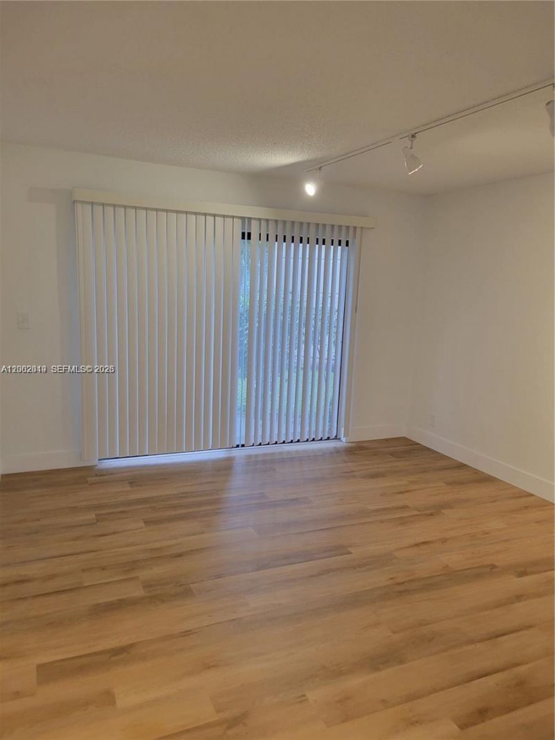 8290 Lake Dr, Unit 104, Doral, FL 33166 Photo