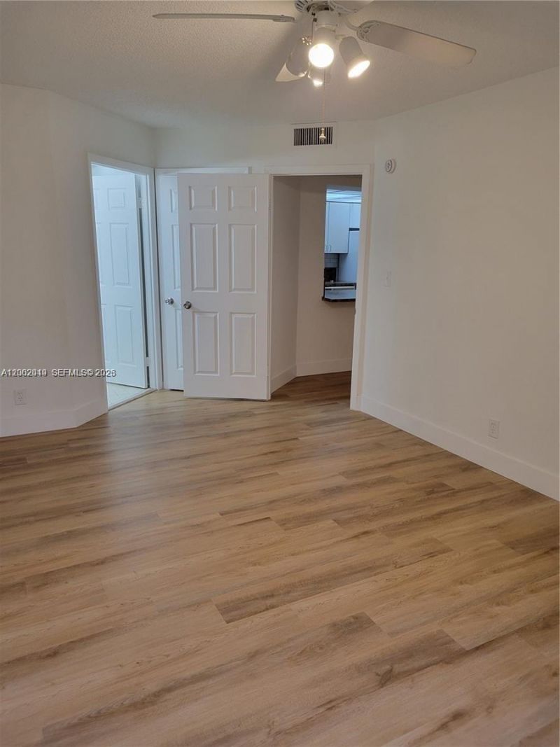 8290 Lake Dr, Unit 104, Doral, FL 33166 Photo