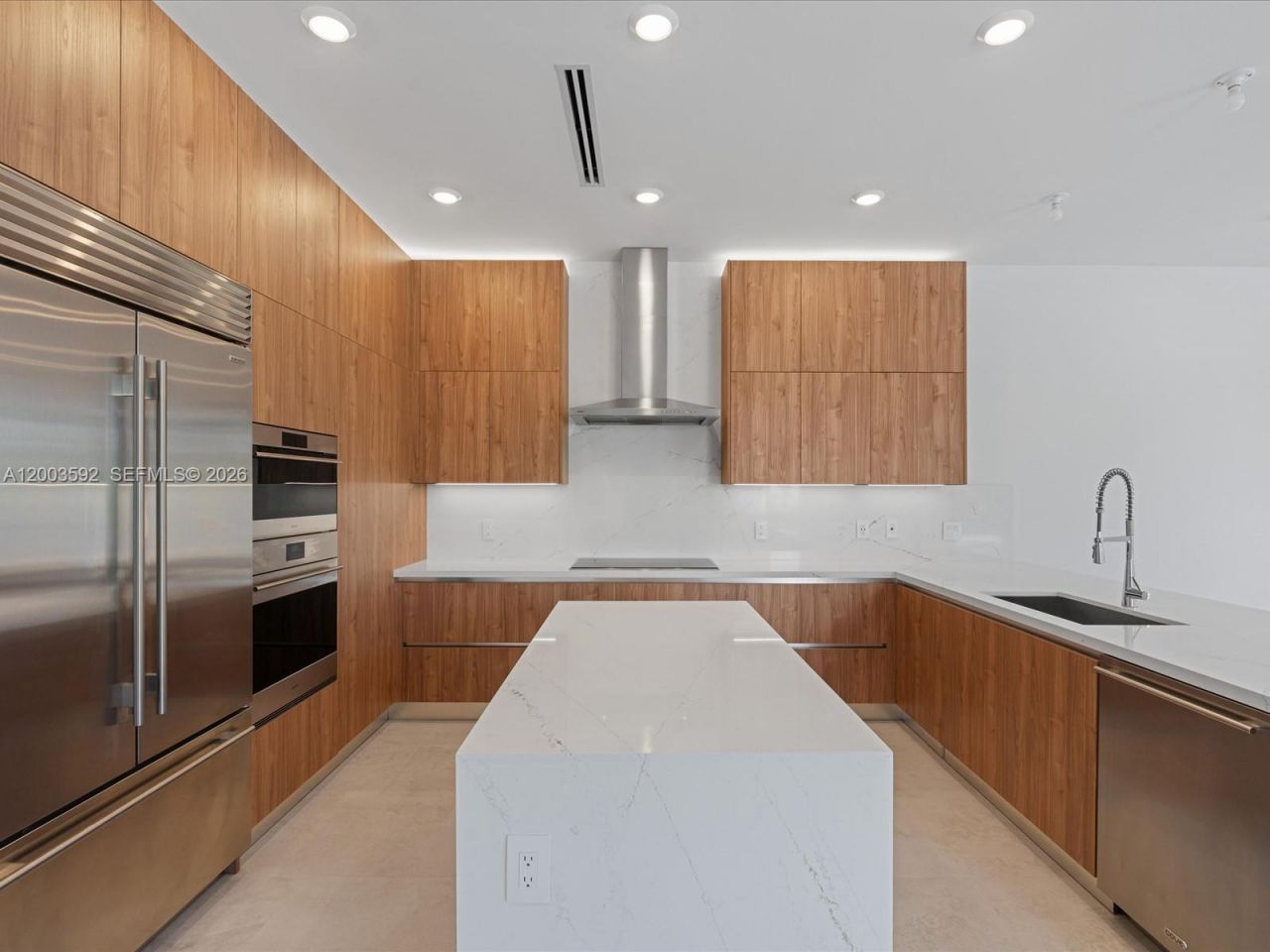 19602 NE 14 Ct, Miami, FL 33179 Photo