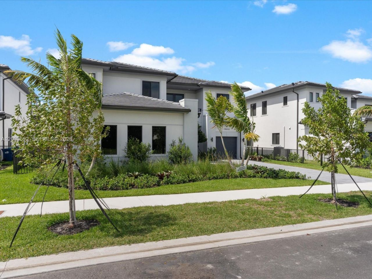 19602 NE 14 Ct, Miami, FL 33179 Photo