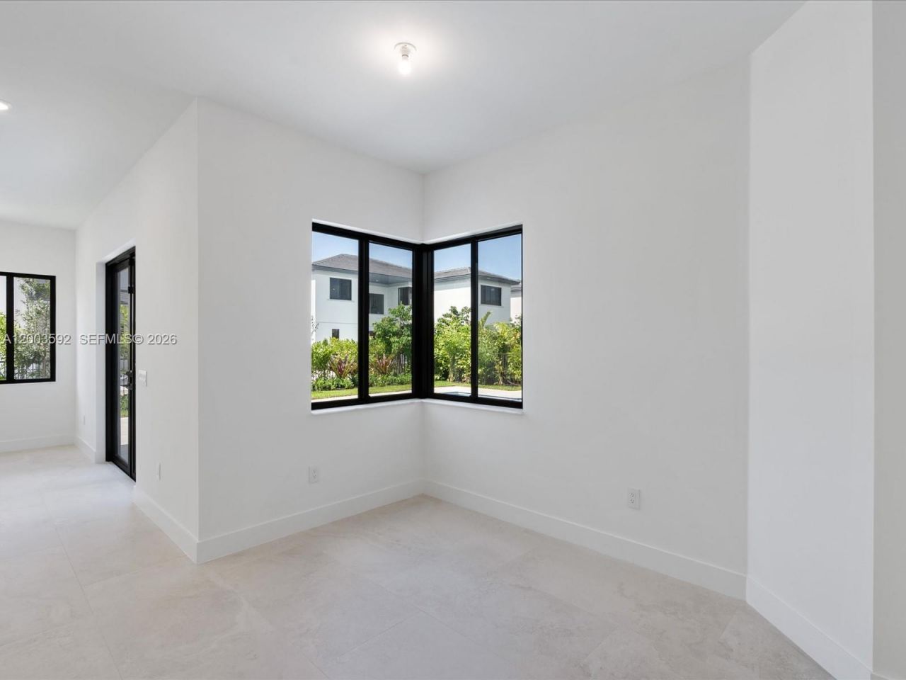19602 NE 14 Ct, Miami, FL 33179 Photo