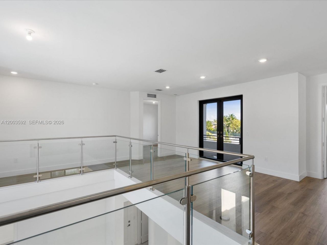 19602 NE 14 Ct, Miami, FL 33179 Photo