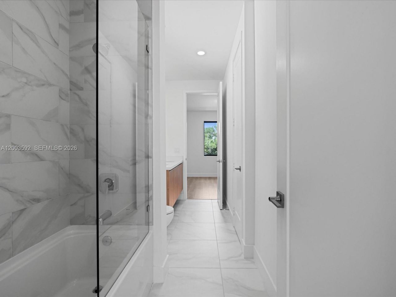 19602 NE 14 Ct, Miami, FL 33179 Photo