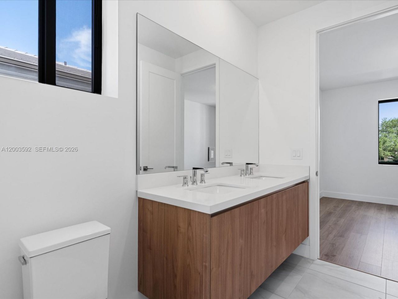 19602 NE 14 Ct, Miami, FL 33179 Photo