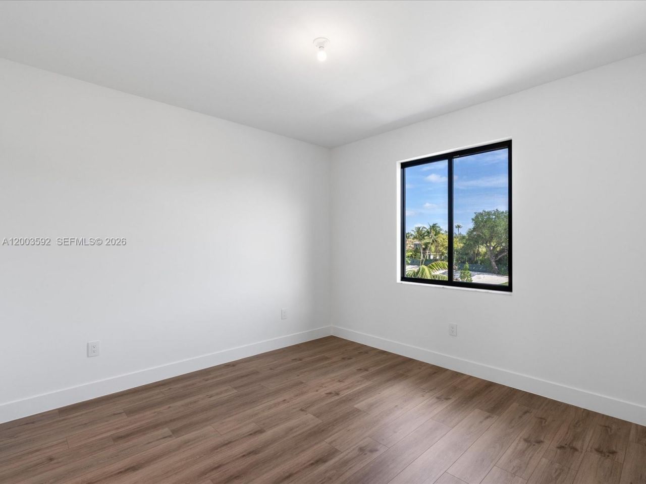 19602 NE 14 Ct, Miami, FL 33179 Photo