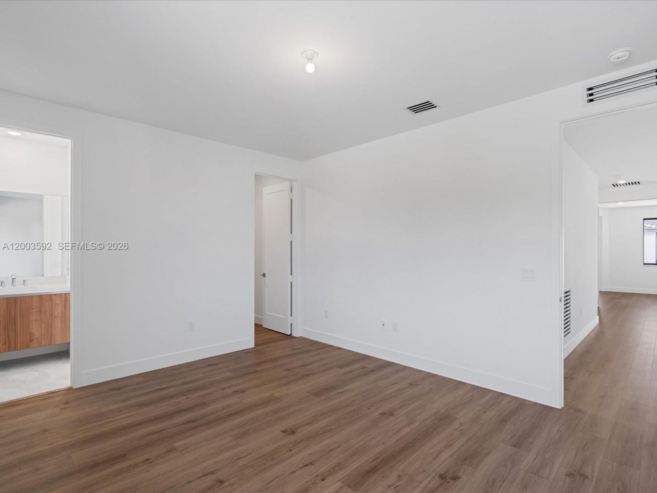 19602 NE 14 Ct, Miami, FL 33179 Photo