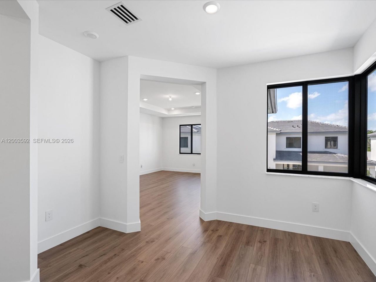 19602 NE 14 Ct, Miami, FL 33179 Photo