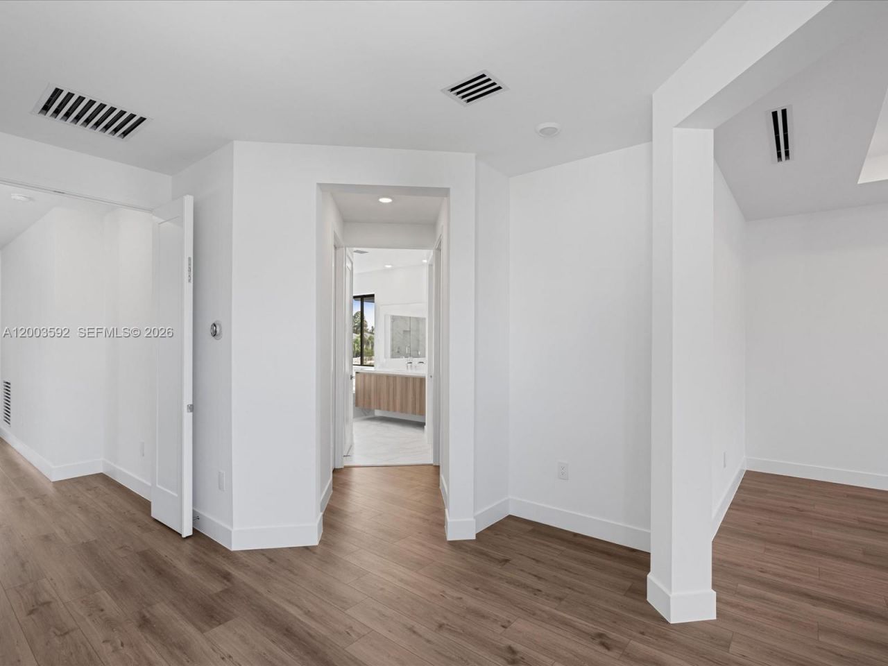 19602 NE 14 Ct, Miami, FL 33179 Photo
